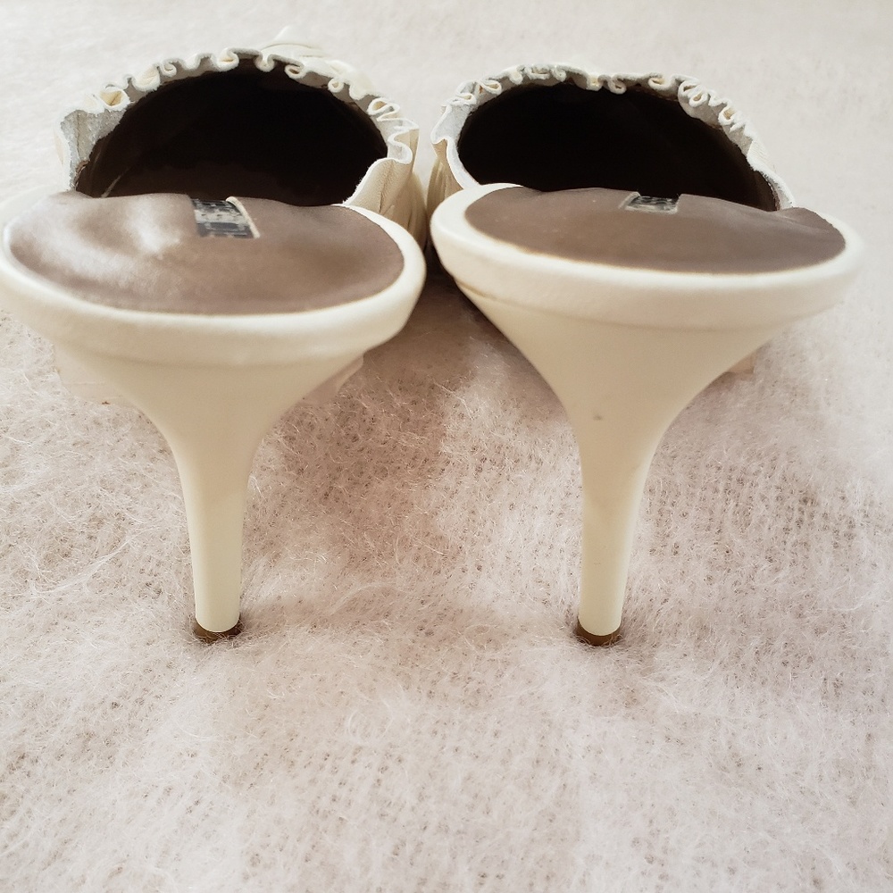 Shoes - Picture 2 of 5
